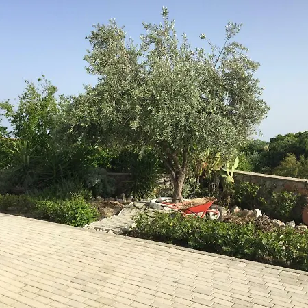 Court Apolline Apartmán Gennadi